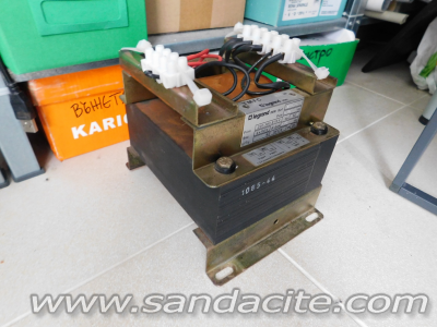 BLt1300 - изолирано AC регулируемо захранване / тестер с крушка 135320-0