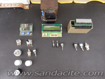 Лабораторно комбо - захранване и измерване 37270-4