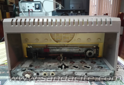 Малък, грозен ама гласовит 141025-2