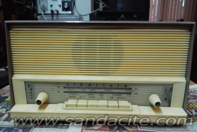 Малък, грозен ама гласовит 141021-1