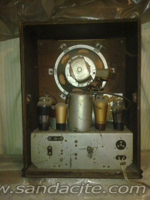 Начало на производството на радиоапарати в България - слагайте снимки и описания 47678-1