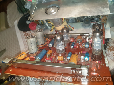 Един голям и тежък UHER 167376-2